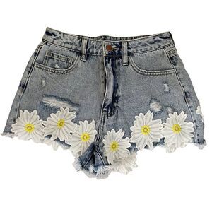Fashion Nova ~ Daisy Trimmed denim shorts ~ size 26
